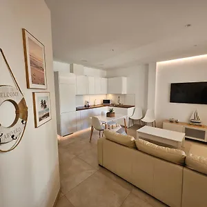 Puerto Marina Apartment